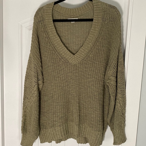 American eagle v-neck sweater - Picture 1 of 3
